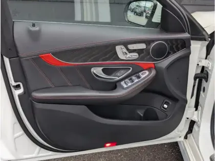 Photo 16 Mercedes Classe C Gén. IV (W205) Ph2 63 AMG 4