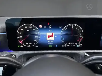 Photo 18 Mercedes Classe A 250 e Hybrid EQ AMG Line