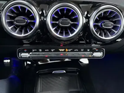 Photo 13 Mercedes Classe A 250 e Hybrid EQ AMG Line