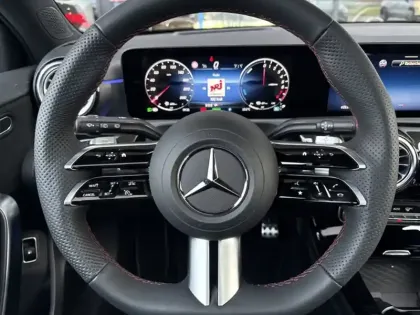 Photo 8 Mercedes Classe A 250 e Hybrid EQ AMG Line