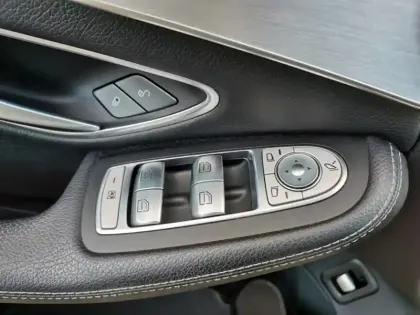 Photo 14 Mercedes Classe C 200 d Break Executive 136 ch B