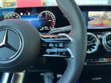 Photo 15 Mercedes GLA 250 e Hybrid EQ AMG Line