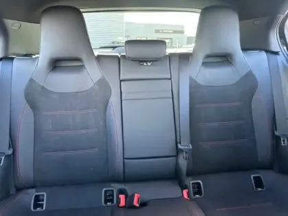 Photo 17 Mercedes Classe A 200 d AMG Line