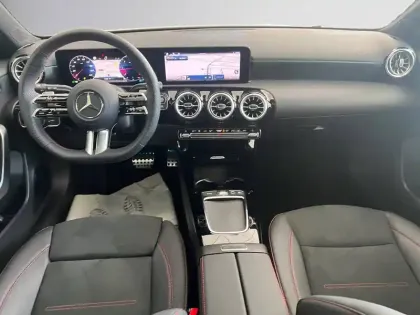 Photo 21 Mercedes Classe A 200 d AMG Line