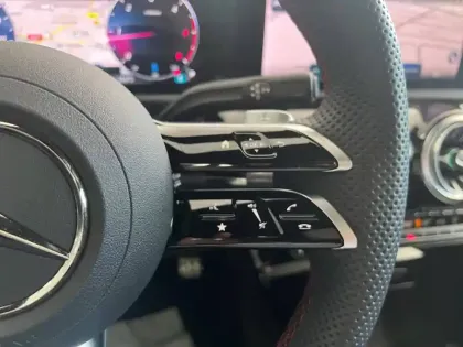 Photo 25 Mercedes Classe A 200 d AMG Line