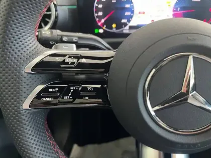 Photo 24 Mercedes Classe A 200 d AMG Line