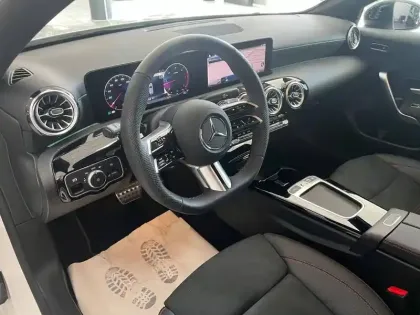 Photo 20 Mercedes Classe A 200 d AMG Line