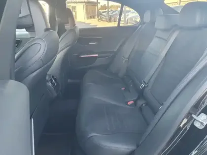 Photo 26 Mercedes Classe C Gén. V (W206) Ph1 AMG Line 4