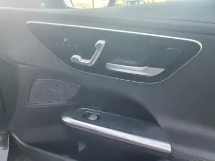 Photo 33 Mercedes Classe C Gén. V (W206) Ph1 AMG Line 4