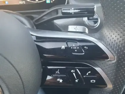 Photo 28 Mercedes Classe C Gén. V (W206) Ph1 AMG Line 4