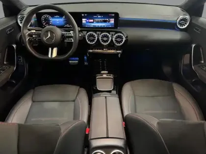 Photo 15 Mercedes CLA  250 e Hybrid EQ Coupé AMG 