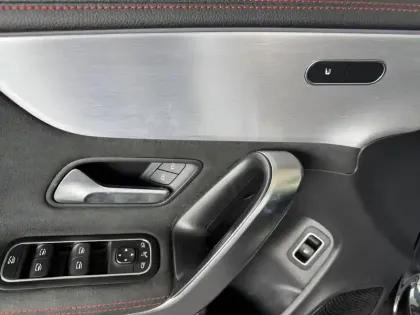 Photo 5 Mercedes CLA  250 e Coupé AMG Line