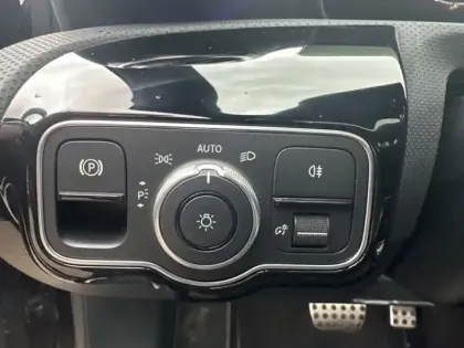 Photo 18 Mercedes Classe A 250 e Hybrid EQ AMG Line