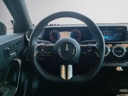 Photo 16 Mercedes Classe A 250 e AMG Line