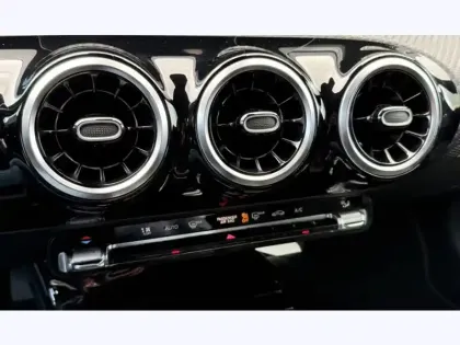 Photo 22 Mercedes Classe A Gén. IV (W177) Ph1 Style Line 5