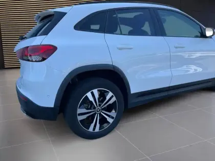 Photo 15 Mercedes GLA 200