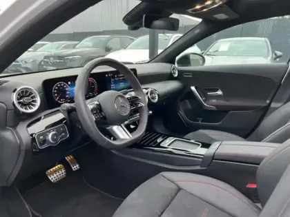 Photo 10 Mercedes Classe A 250 e AMG Line