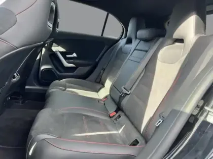 Photo 15 Mercedes Classe A 250 e AMG Line