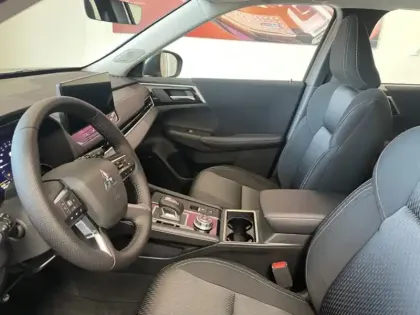 Photo 15 Mitsubishi Outlander 2.4 PHEV INVITE AUTO 4WD