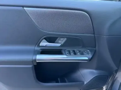 Photo 29 Mercedes GLA Gén. II (H247) Ph1 Progressive Line 5