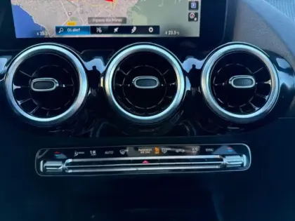 Photo 18 Mercedes GLA 200 d Progressive Line