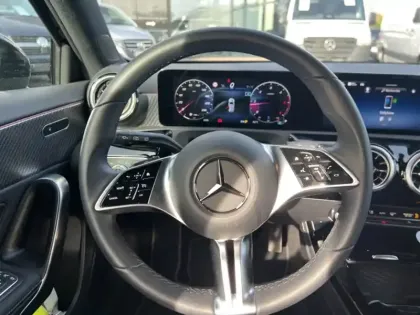 Photo 10 Mercedes Classe A 180 d Progressive Line