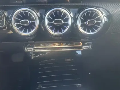 Photo 15 Mercedes Classe A 180 d Business Line