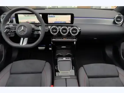 Photo 10 Mercedes Classe A 250 e Hybrid EQ AMG Line