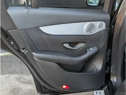 Photo 19 Mercedes Classe GLC 300e 4MATIC 