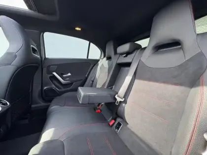 Photo 16 Mercedes Classe A 200 d Star Edition