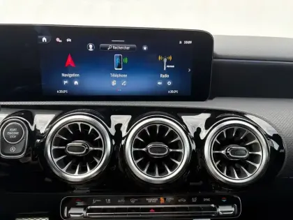 Photo 15 Mercedes Classe A 200 d Star Edition