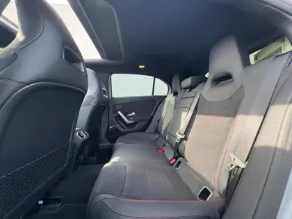 Photo 17 Mercedes Classe A 200 d Star Edition