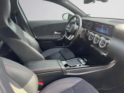 Photo 15 Mercedes Classe A 250 e Hybrid EQ AMG Line