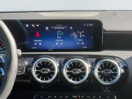 Photo 12 Mercedes Classe A 250 e Hybrid EQ AMG Line