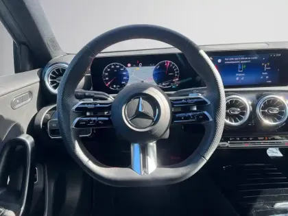 Photo 5 Mercedes Classe A 250 e Hybrid EQ AMG Line