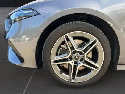 Photo 19 Mercedes Classe A 250 e Hybrid EQ AMG Line