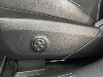 Photo 28 Mercedes Classe E Gén. I Ph1 AMG Line 5