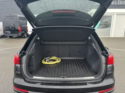 Photo 28 Audi Q3 45 TFSI e S line