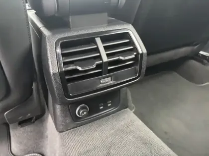 Photo 11 Audi Q3 45 TFSI e S line