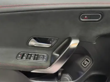 Photo 16 Mercedes CLA  250 e Hybrid EQ Coupé AMG 