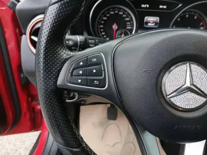 Photo 16 Mercedes GLA 180 Sensation