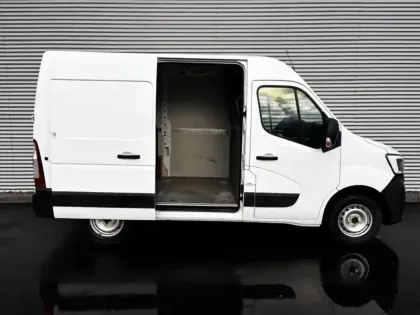 Photo 8 Renault Master 2.3L 135ch F3500 L1H2 Confort