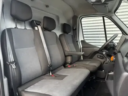 Photo 18 Renault Master 2.3L 135ch F3500 L1H2 Confort