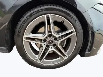 Photo 8 Mercedes Classe A 200 AMG Line