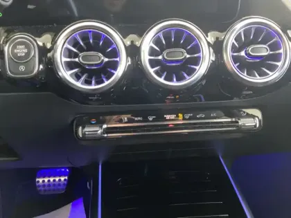 Photo 14 Mercedes Classe B 200 d AMG Line Edition