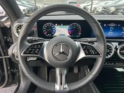 Photo 22 Mercedes Classe A Gén. IV (W177) Ph2 Progressive Line 5