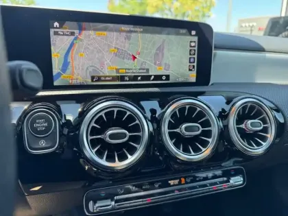 Photo 10 Mercedes Classe A AMG A 35 4MATIC Compacte