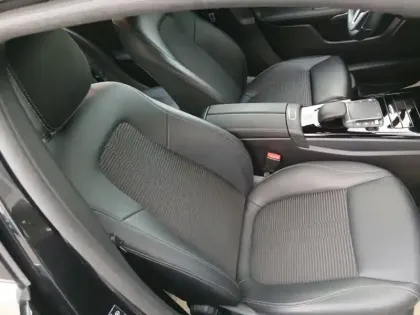 Photo 28 Mercedes Classe A Gén. IV (W177) Ph1 Progressive Line 5