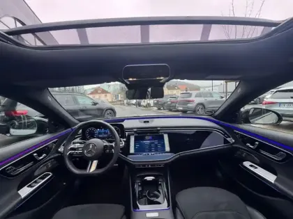 Photo 10 Mercedes Classe E E 220 d berline AMG Line