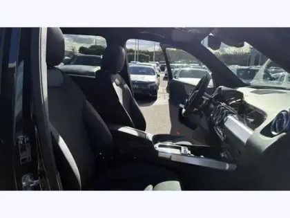 Photo 12 Mercedes GLB 200 d AMG Line